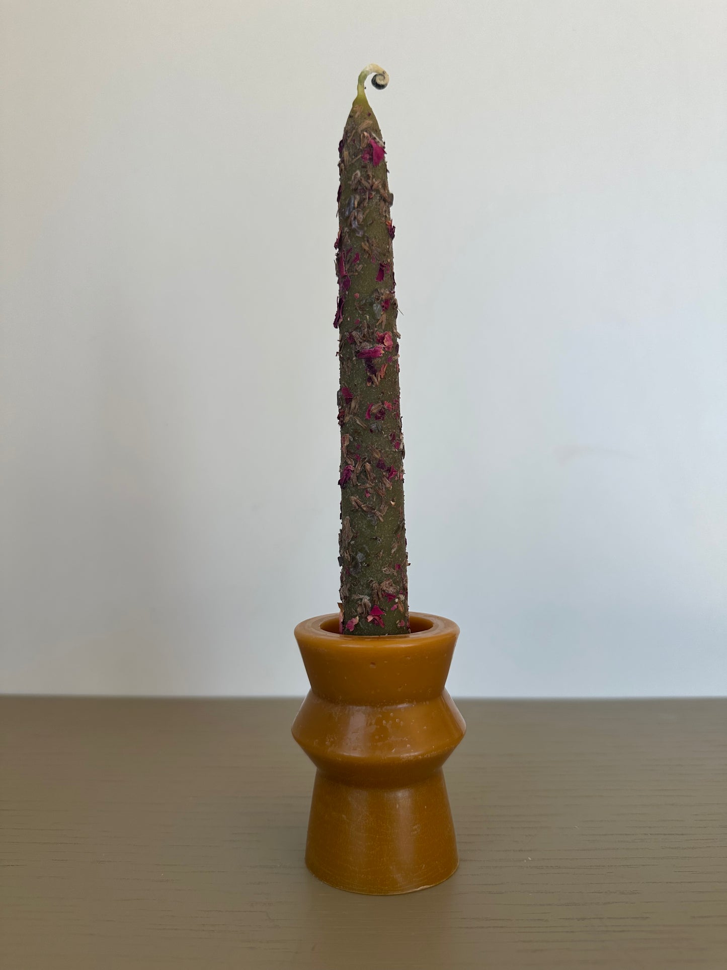 candle stand beeswax single tier