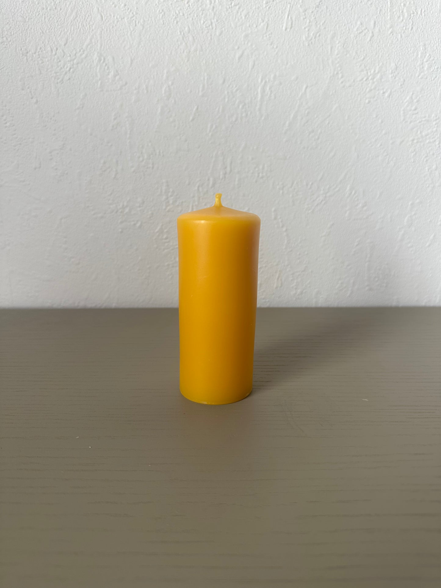 beeswax candle -                            standard pillar