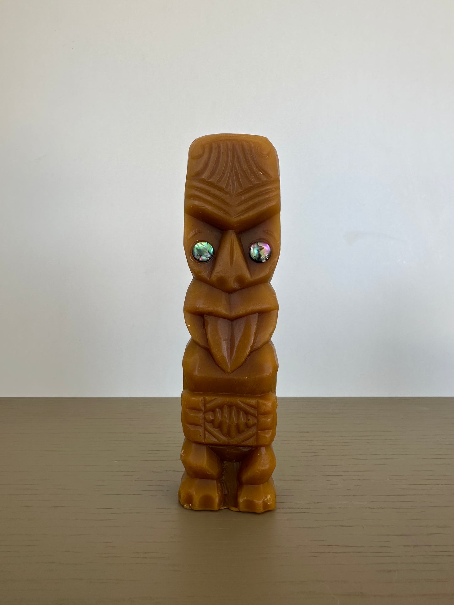 beeswax candle - Te Pou         large