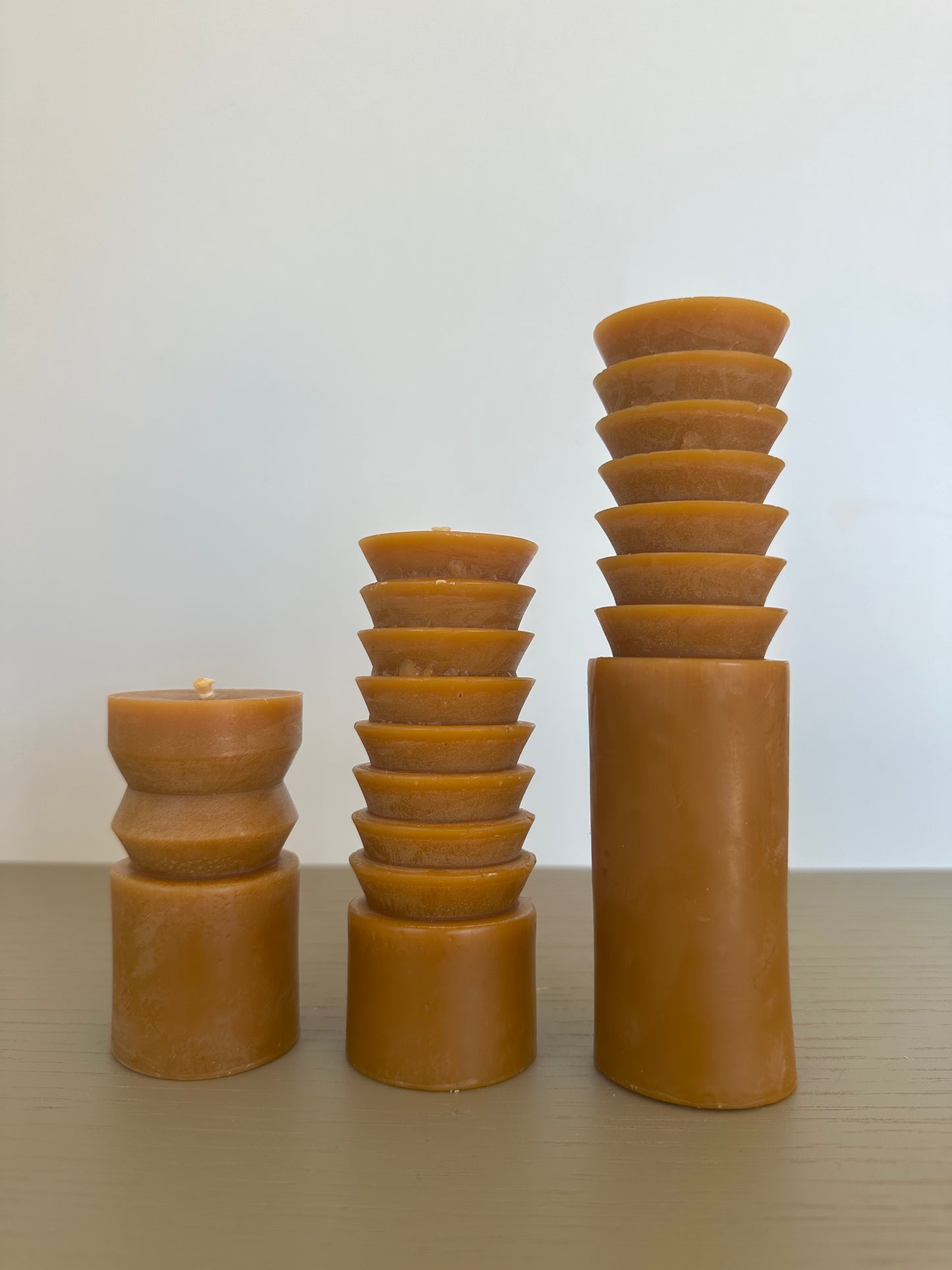 beeswax candle - totem           medium brown