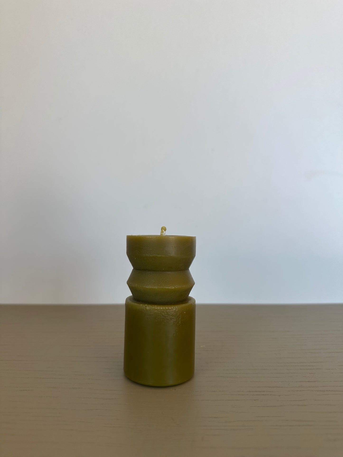 beeswax candle - totem          small green