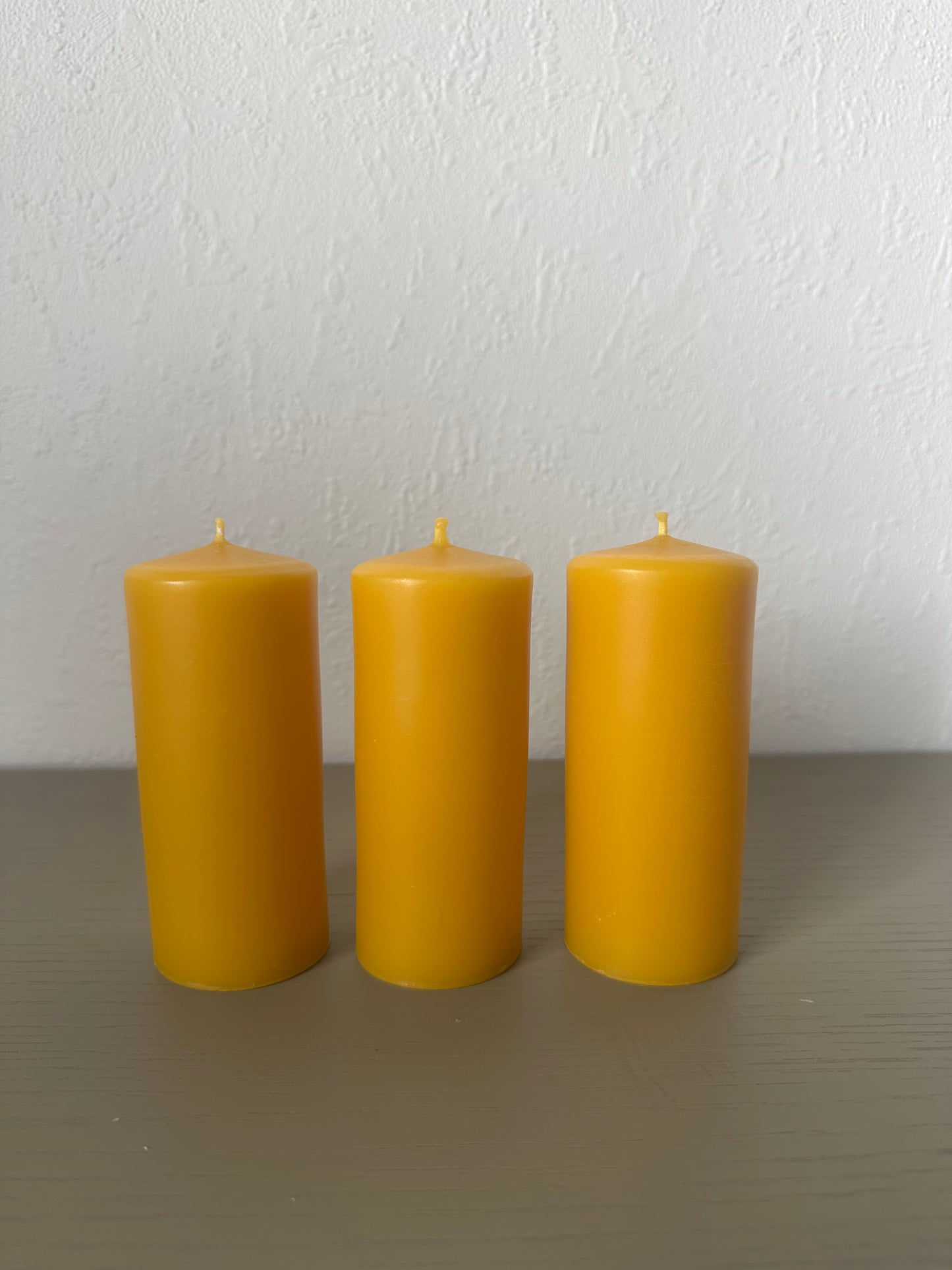 beeswax candle -                            standard pillar